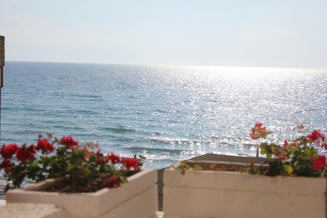 Ladies Beach Hotel Kusadası Eksteriør bilde
